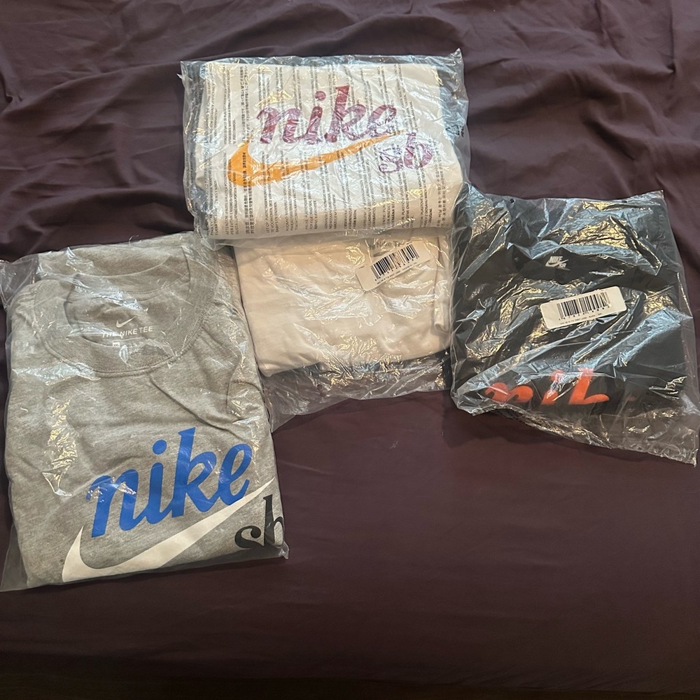 4 Nike SB Dunk tee shirts size XXL